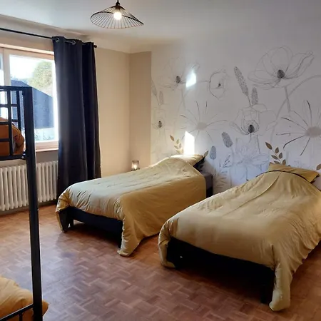 Sous Le Marronnier Jusqu'à 10 Personnes * Hadol