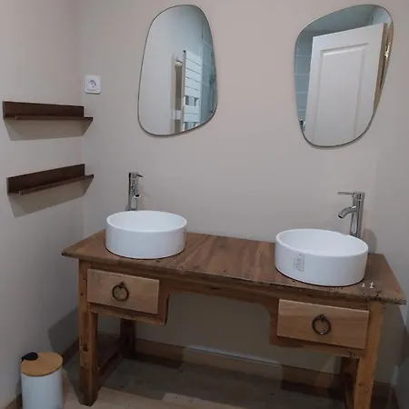 Sous Le Marronnier Jusqu'a 10 Personnes * Hadol