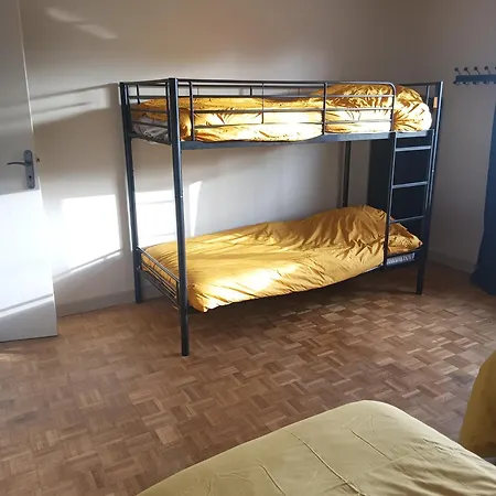 Sous Le Marronnier Jusqu'à 10 Personnes * Hadol