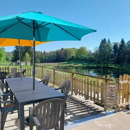 Hébergement de vacances Sous Le Marronnier Jusqu'à 10 Personnes Hadol