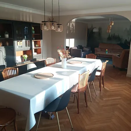 Sous Le Marronnier Jusqu'à 10 Personnes