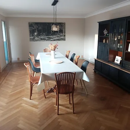 Sous Le Marronnier Jusqu'à 10 Personnes