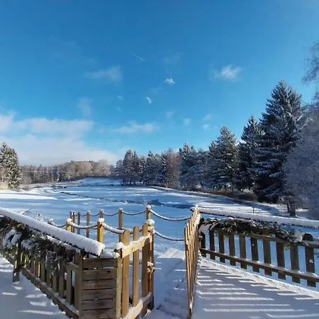 Sous Le Marronnier Jusqu'à 10 Personnes Hadol