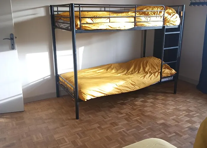 Sous Le Marronnier Jusqu'a 10 Personnes * Hadol